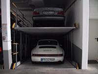 Porsche 911 Typ 964 Carrera 4 - oben: BMW 320i Coup&eacute; - unten: 911er (ohne Blitz)